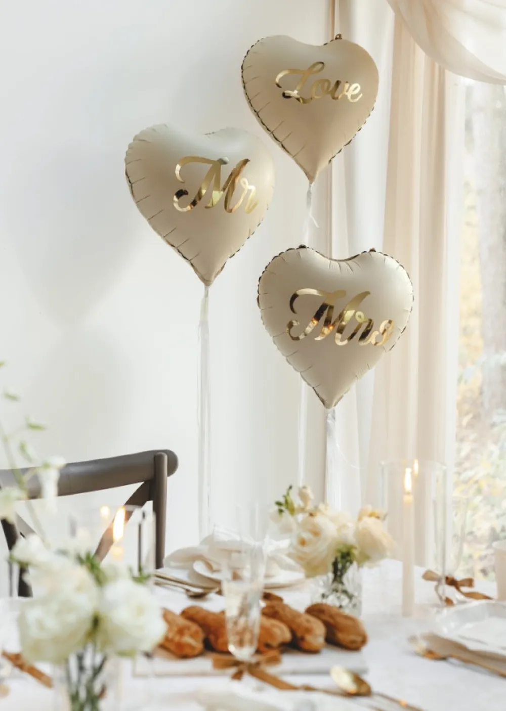 PartyDeco Balon foliowy Serce Love - beżowy 35 cm