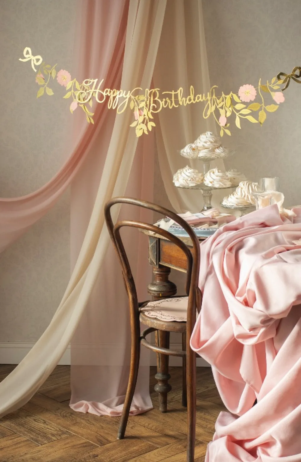 PartyDeco Baner Happy Birthday Kwiaty - złoty, 18,3 cm x 1,3 m