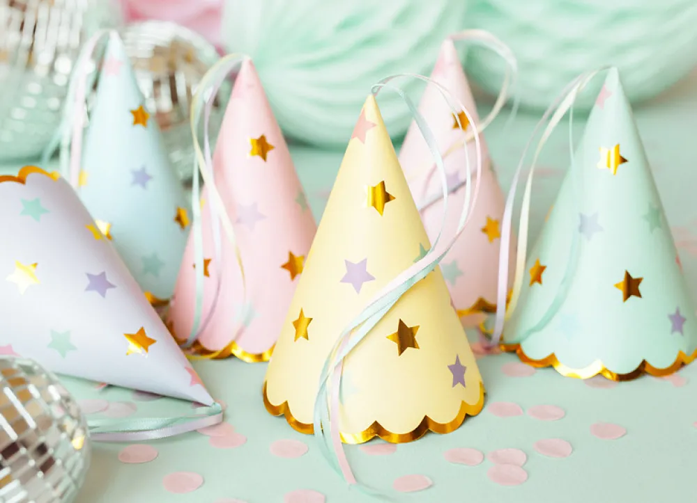 PartyDeco Czapeczki papierowe w gwiazdki - pastelowe, 6 szt. > Maski, Korony I Czapeczki