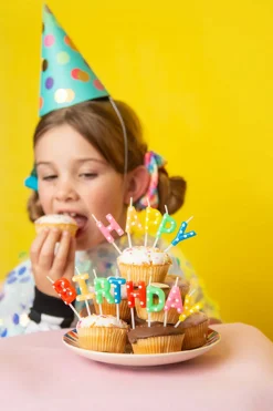 PartyDeco Czapeczki papierowe w kropki - kolorowe, 6 szt. ><noscript><img width=