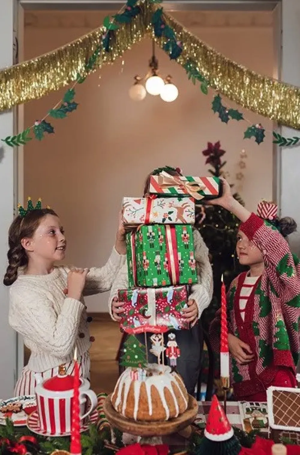 PartyDeco Girlanda dekoracyjna Jemioła - zielona, 1,5 m