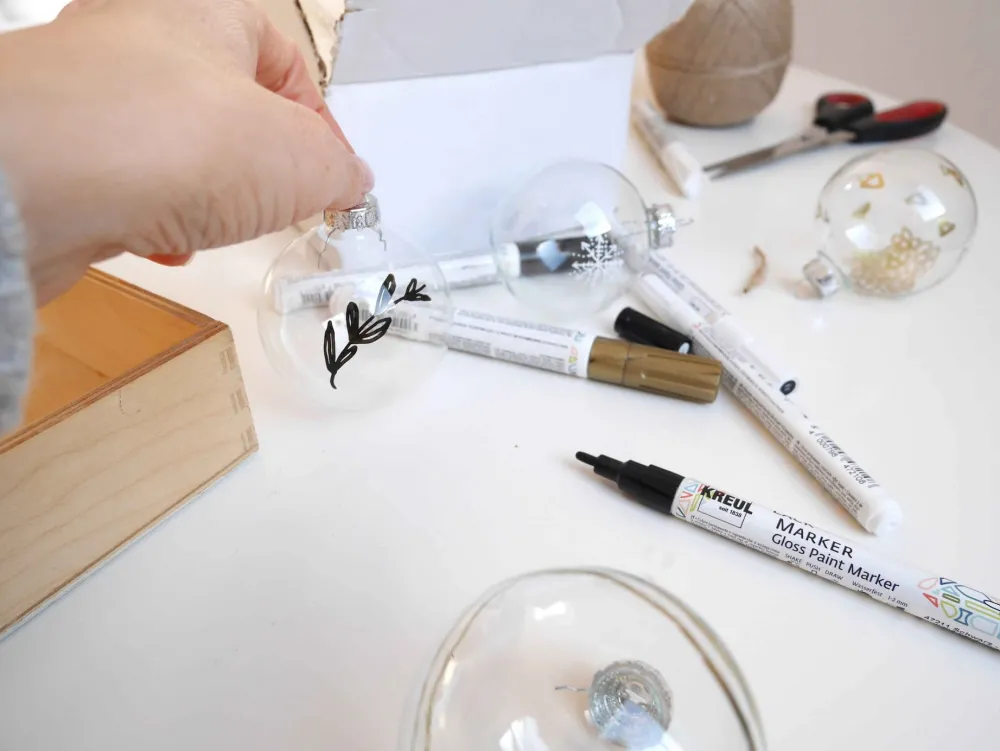 Kreul Marker dekoracyjny Gloss Paint - - cienki, White, 1-2 mm > Markery, Brushpeny I Pisaki