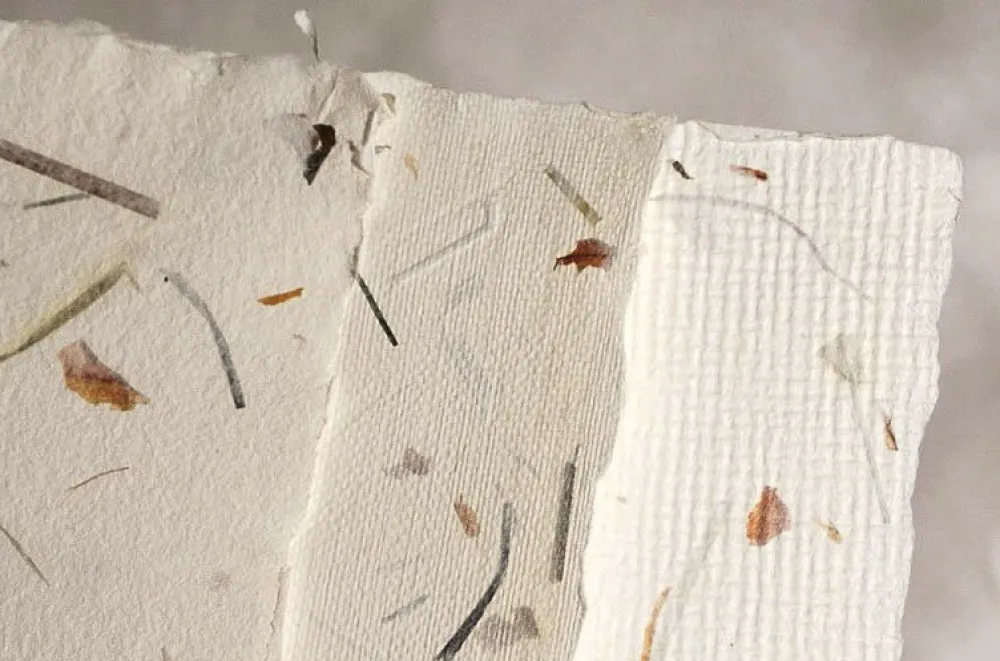 Kalander Papier czerpany - - cebula i trawa, gładki, A4 > Papiery Czerpane