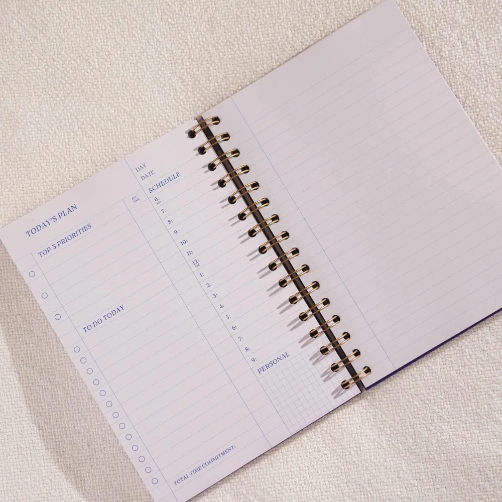 Good Tuesday Planer dzienny niedatowany A5 - - Burgundy