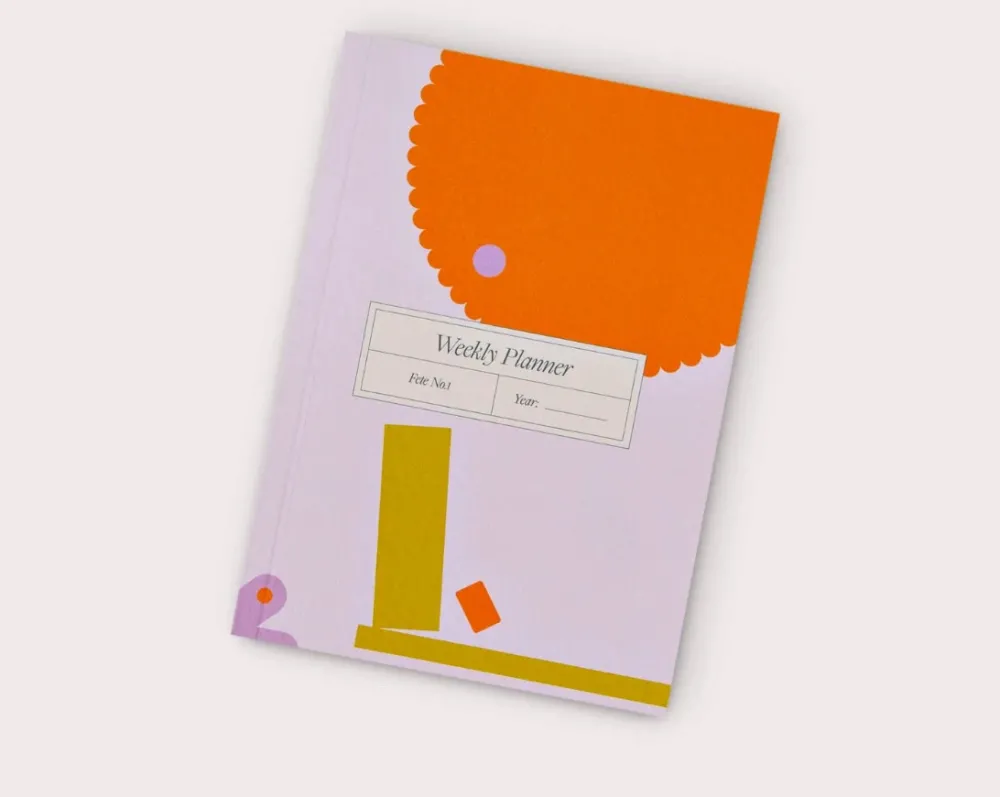 The Completist. Planer tygodniowy Fete No.1 A6 - - 90 g/m2 > Planery Niedatowane