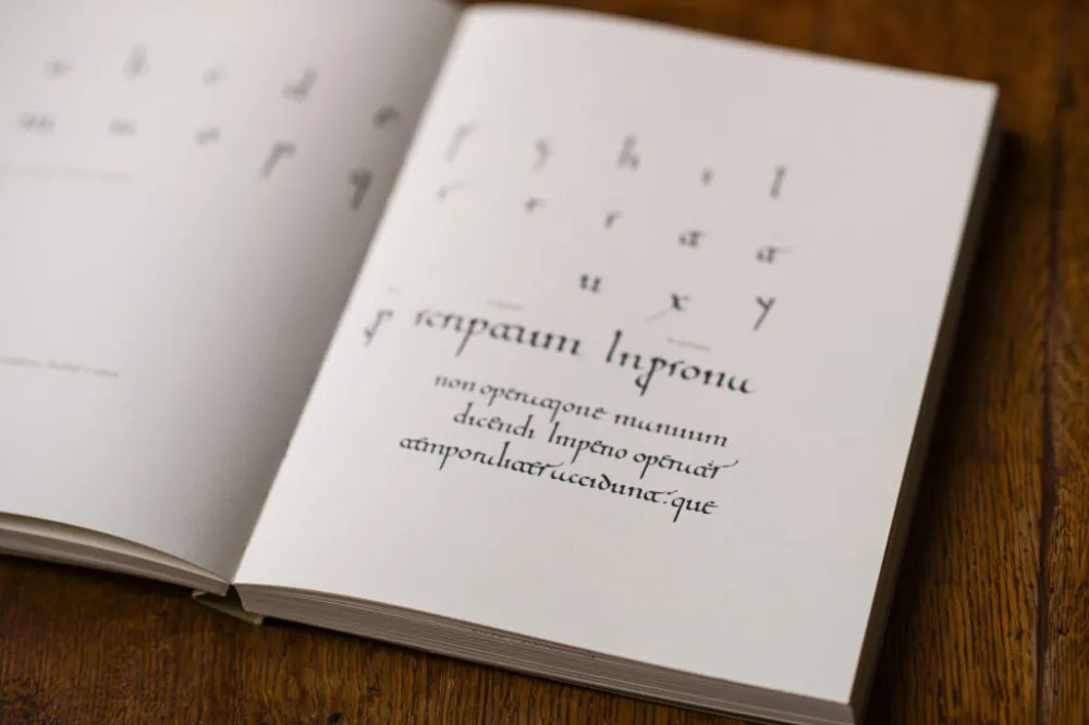 Tyniec Wydawnictwo Podręcznik do kaligrafii - Ewa Landowska - Krótka Historia Litery Łacińskiej