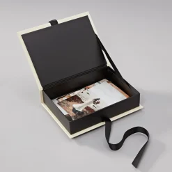 Semikolon Pudełko na zdjęcia - - Black, 20,7 x 15,3 x 4,7 cm ><noscript><img width=