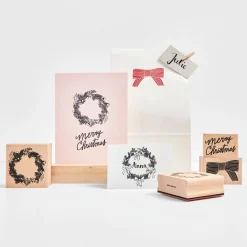 Rico Design Stempel drewniany Wieniec sosnowy - - 7 x 7 cm > Tusze I Stemple