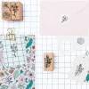 Rico Design Zestaw drewnianych stempli Hygge - Paper Poetry - kwiaty, 8 szt. > Tusze I Stemple