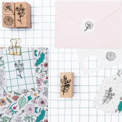 Rico Design Zestaw drewnianych stempli Hygge - Paper Poetry - kwiaty, 8 szt. > Tusze I Stemple