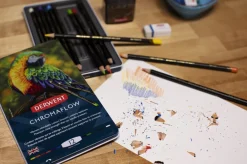 Derwent Zestaw kredek Chromaflow w metalowej kasecie - - 12 kolorów ><noscript><img width=