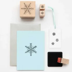 Rico Design Zestaw stempli drewnianych Płatki śniegu - Paper Poetry - 12 szt. > Tusze I Stemple