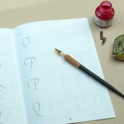 Kuretake Zeszyt ćwiczeń do kaligrafii - - Calligraphy Workbook Italic